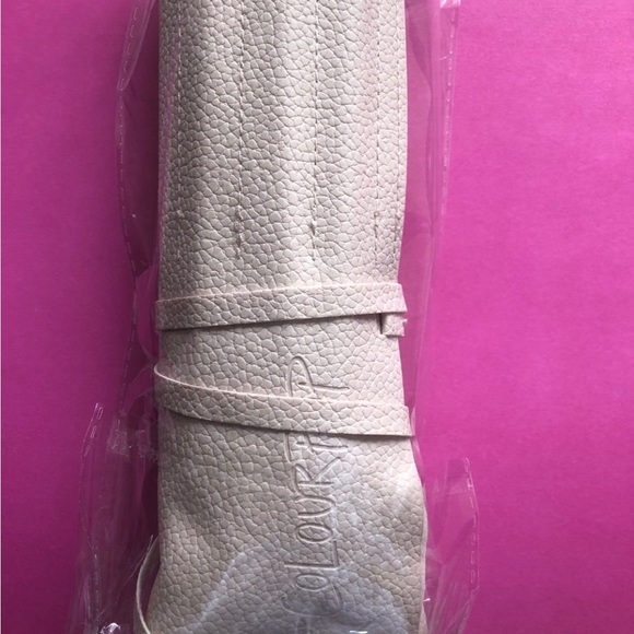 Colourpop Ultimate Brush Roll - Picture 4 of 4